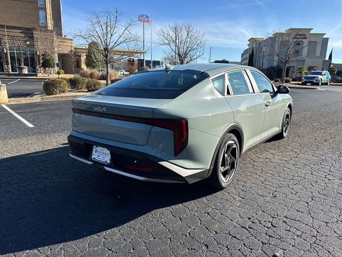 New 2025 Kia K4 EX image 3
