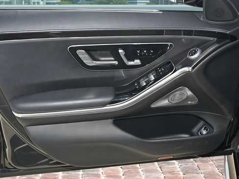 Used 2023 Mercedes-Benz S 500 4MATIC w/ AMG Line image 10