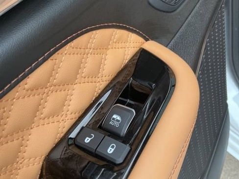 Used 2025 Jeep Grand Cherokee L Summit w/ Obsidian Package image 19