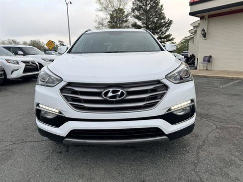 Used 2017 Hyundai Santa Fe Sport image 2