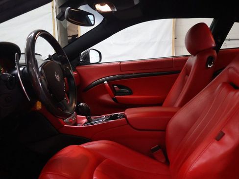 Used 2011 Maserati GranTurismo S image 16