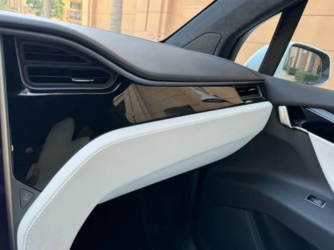 Used 2018 Tesla Model X 100D AWD/4WD image 29