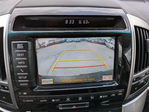 Used 2014 Toyota Land Cruiser image 13