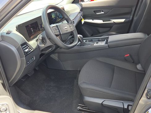 New 2027 Nissan Sentra S w/ Floor Mat Package FWD image 4