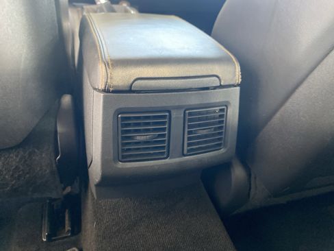 Used 2014 Dodge Challenger R/T image 23