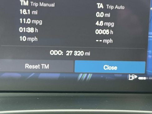 Used 2023 Volvo XC40 B5 Plus w/ Protection Package Premier image 40