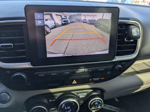 Used 2024 Hyundai Venue SEL image 23