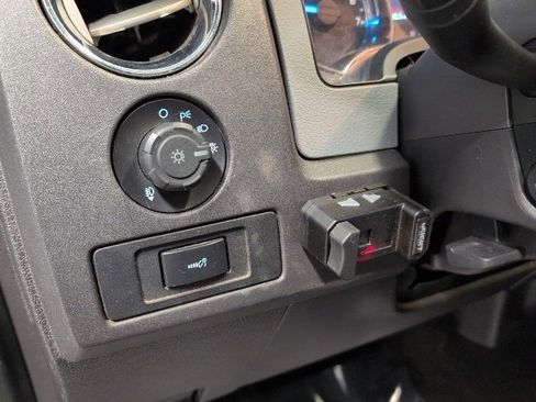 Used 2011 Ford F150 XLT w/ XLT Chrome Pkg image 19