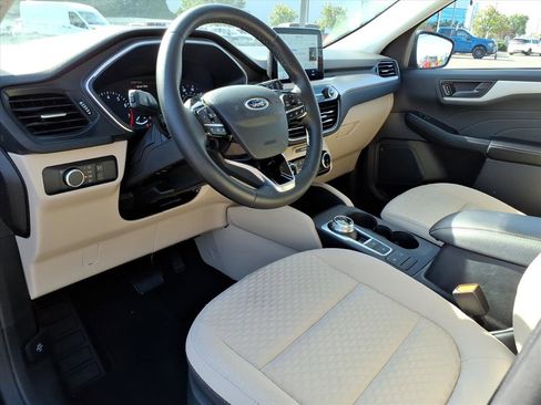 Certified 2022 Ford Escape SE w/ Cold Weather Package image 13