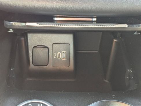 Used 2025 Ford Explorer ST-Line image 27