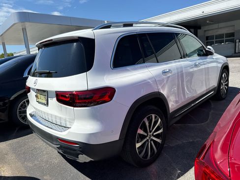 Certified 2023 Mercedes-Benz GLB 250 image 3