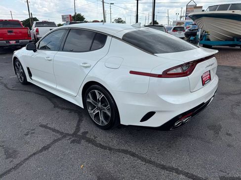 Used 2020 Kia Stinger GT-Line image 3
