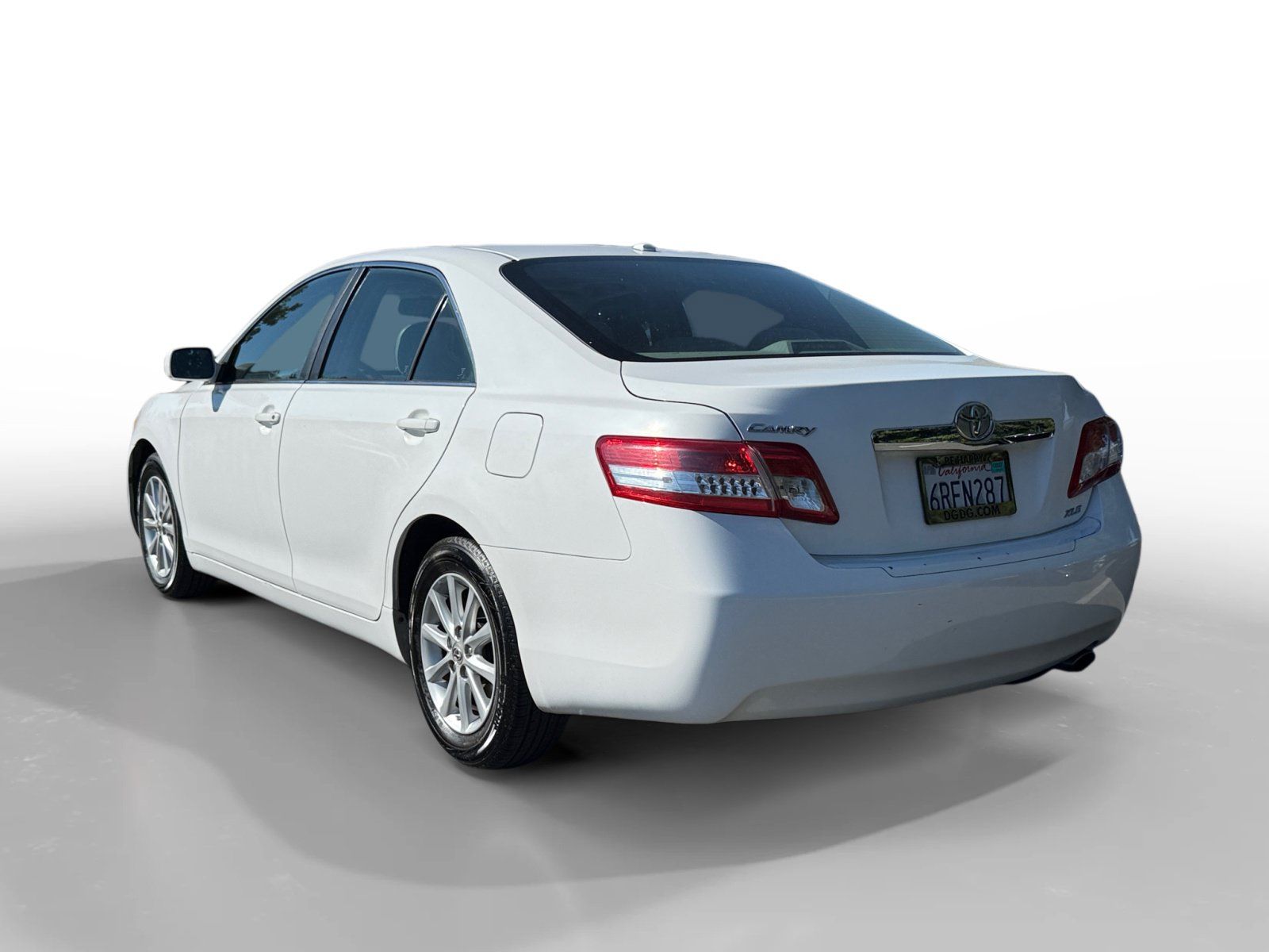 Used 2011 Toyota Camry XLE w/ XLE Extra-Value Pkg #2 FWD image 3