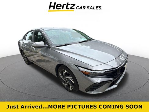 Used 2025 Hyundai Elantra SEL FWD image 1