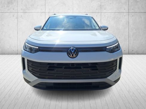 Used 2025 Volkswagen Tiguan S image 8
