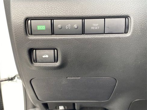 Used 2024 Nissan Sentra SV image 19