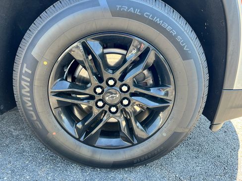 Used 2023 Chevrolet Traverse LS w/ Midnight/Sport Edition FWD image 9