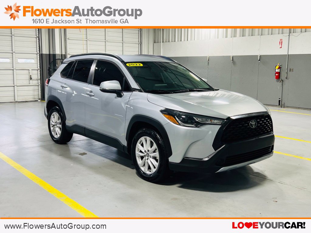Used 2022 Toyota Corolla Cross LE FWD image 1