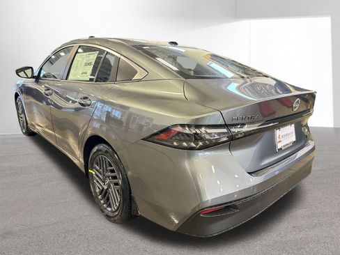 New 2026 Nissan Sentra SV w/ SV Convenience Package FWD image 32