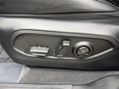 Used 2024 Jeep Grand Cherokee L Limited w/ Luxury Tech Group II image 32