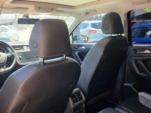 Used 2020 Volkswagen Tiguan SE w/ Panoramic Sunroof Package FWD image 25