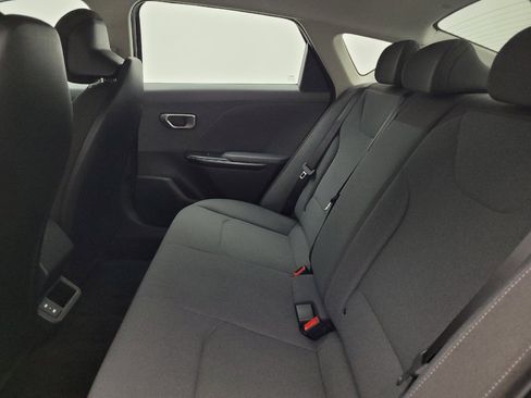 Used 2025 Kia K4 FWD image 18