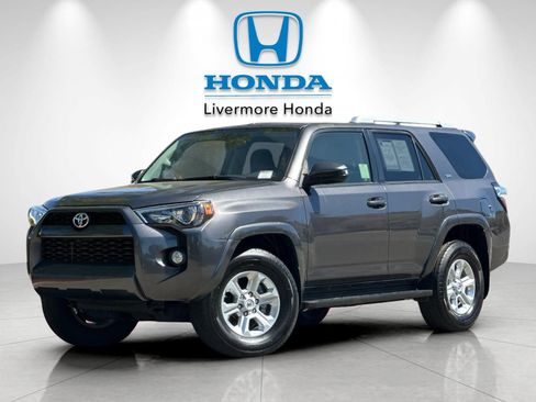 Used 2018 Toyota 4Runner SR5 AWD/4WD image 2