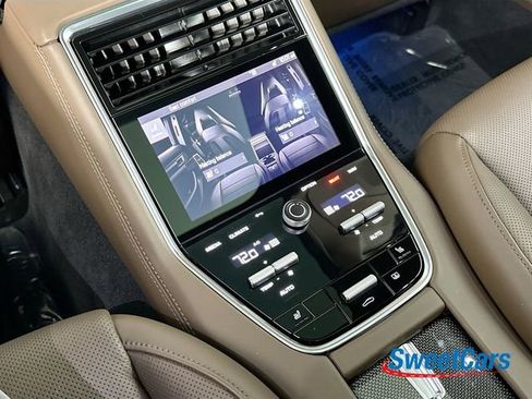 Used 2022 Porsche Panamera GTS image 37