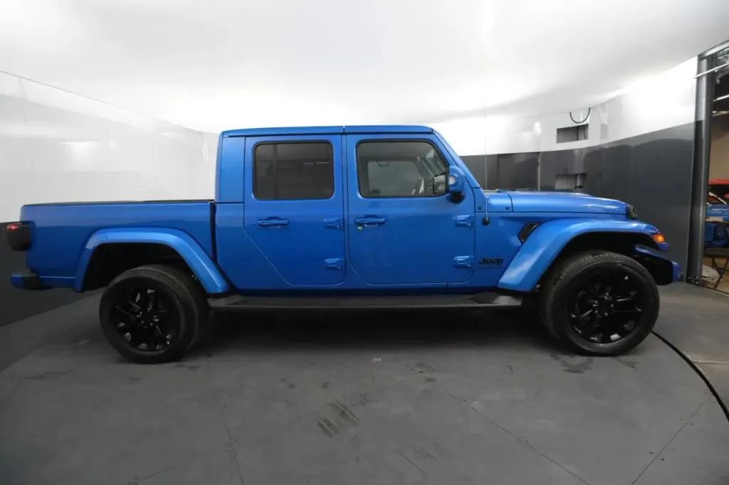 Used 2023 Jeep Gladiator Overland AWD/4WD image 6