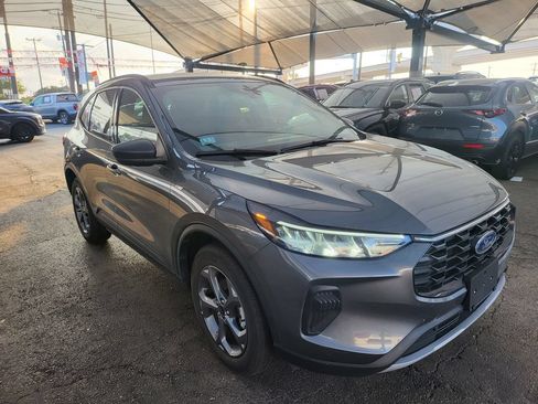 Used 2025 Ford Escape ST-Line AWD/4WD image 2