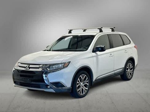Used 2017 Mitsubishi Outlander ES FWD image 1