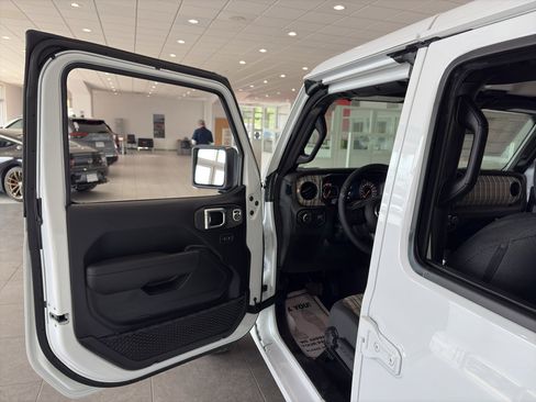 New 2026 Jeep Wrangler Unlimited Sport AWD/4WD image 19