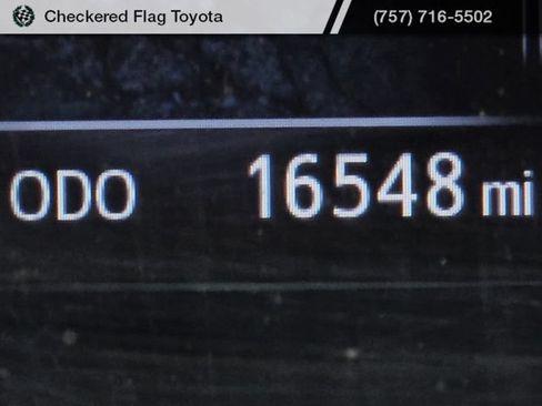 Used 2023 Toyota Tacoma SR w/ SR Convenience Package RWD image 11