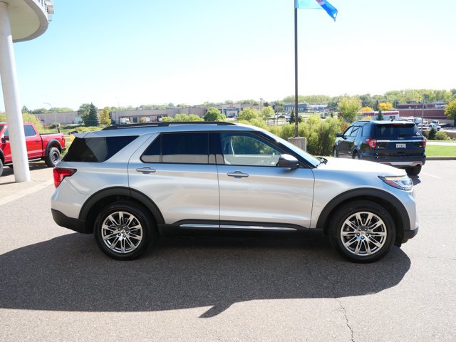 Certified 2025 Ford Explorer Active w/ Active Comfort Package AWD/4WD image 4
