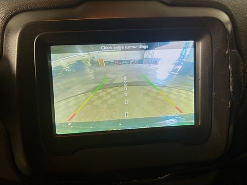 Used 2020 Jeep Renegade Latitude w/ Safety & Security Group II image 19