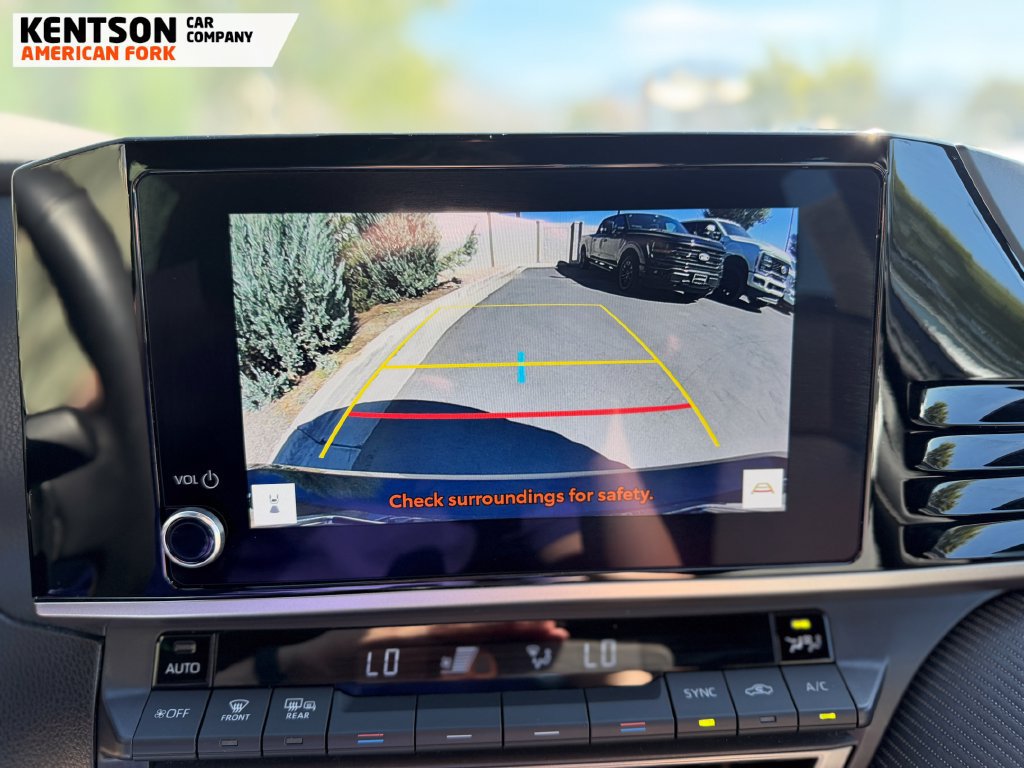 Used 2025 Toyota Camry SE FWD image 27