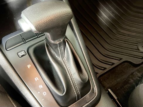 Used 2022 Kia Rio S image 24