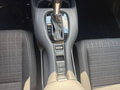 Certified 2025 Honda HR-V LX image 20