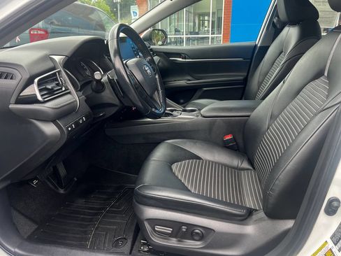 Used 2021 Toyota Camry SE FWD image 12