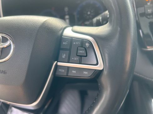 Used 2023 Toyota Highlander Limited AWD/4WD image 19