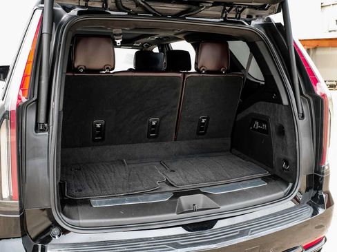 Used 2021 Cadillac Escalade Sport Platinum w/ Heavy-Duty Trailer Package AWD/4WD image 51