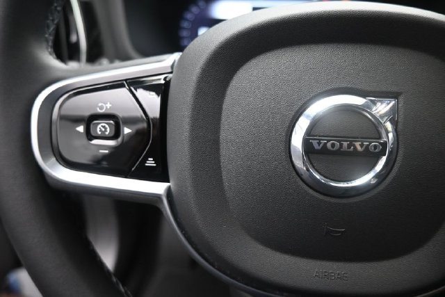 Used 2023 Volvo S60 B5 Plus FWD image 14