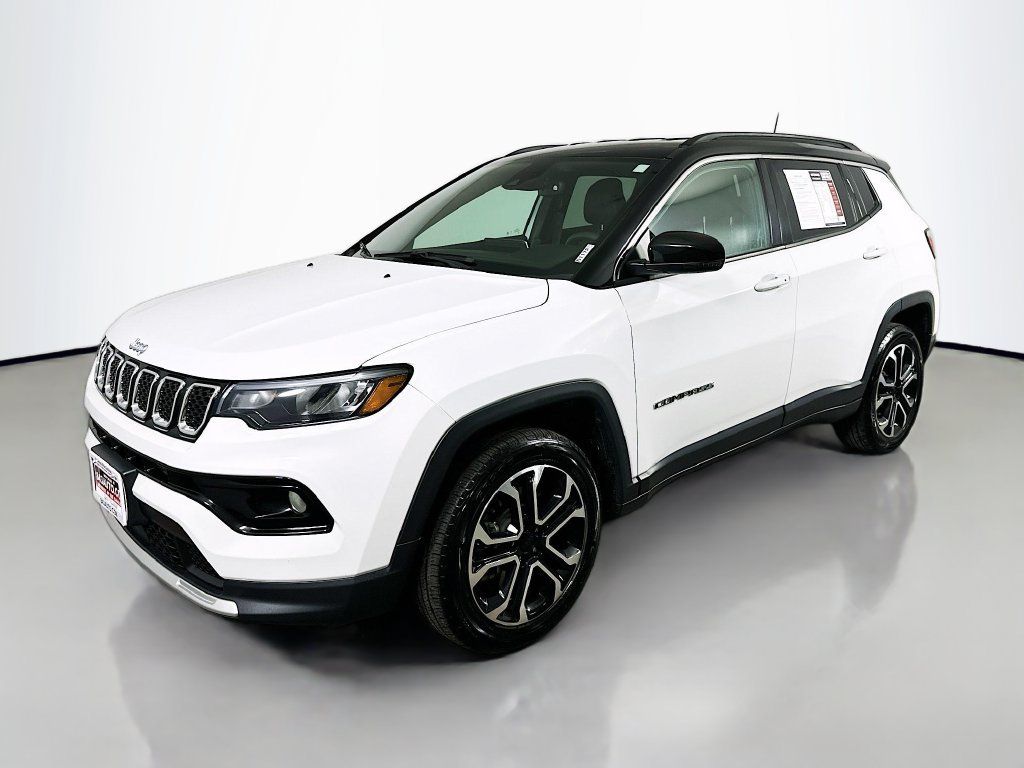 Used 2023 Jeep Compass Limited AWD/4WD image 3
