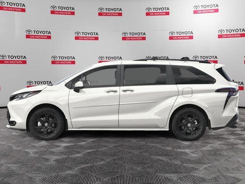 New 2026 Toyota Sienna XLE Woodland Edition AWD/4WD image 3
