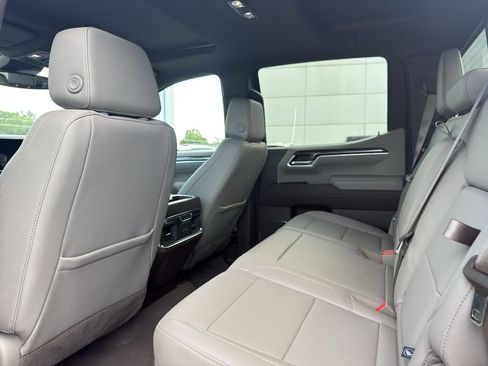 Used 2024 Chevrolet Silverado 1500 LTZ w/ LTZ Premium Package AWD/4WD image 14