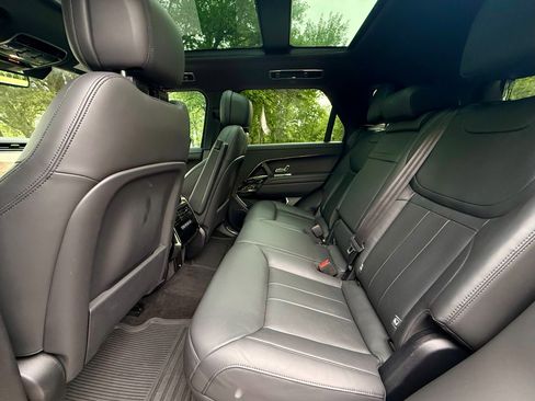 Used 2024 Land Rover Range Rover Sport SE AWD/4WD image 15