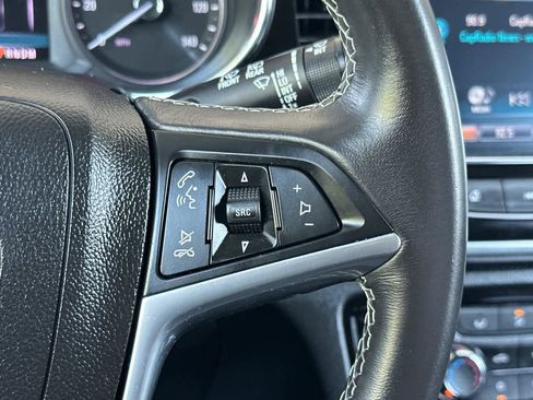 Used 2021 Buick Encore Preferred w/ Safety Package image 27