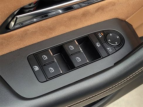 Certified 2025 MAZDA CX-70 3.3 Turbo S w/ Premium Plus image 11