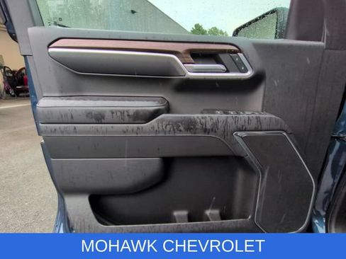 Used 2022 Chevrolet Silverado 1500 RST w/ Z71 Off-Road Package AWD/4WD image 22