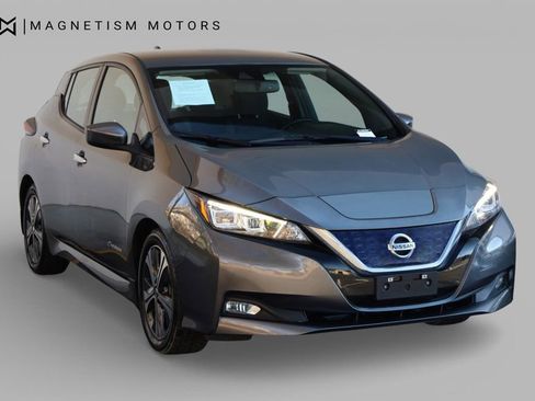 Used 2018 Nissan Leaf SV w/ SV Technology Package image 4